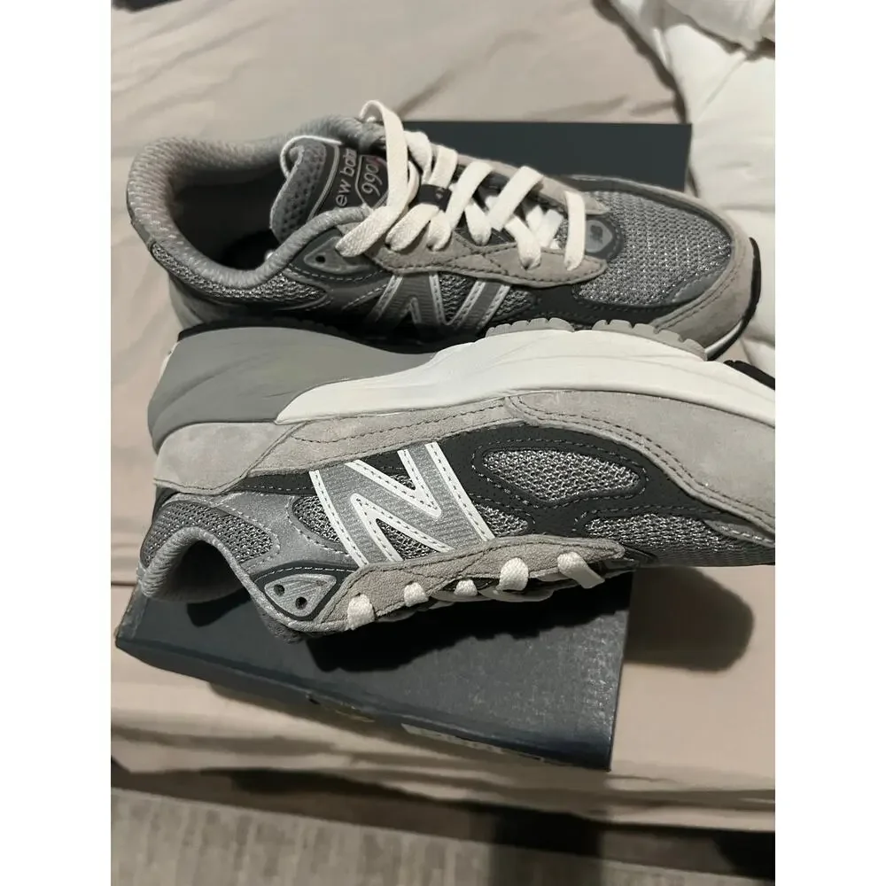New Balance 990v6 Sz 1.5 Kids $109 retail PC990GL6